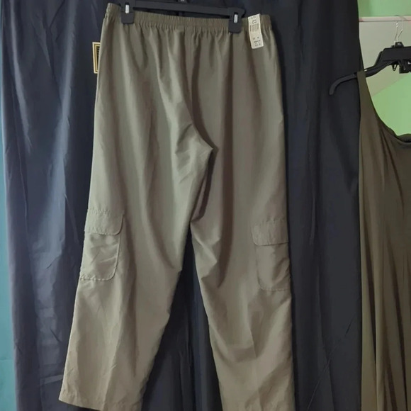Riveted Lee Pants, 2X NWT. - Picture 5 of 7